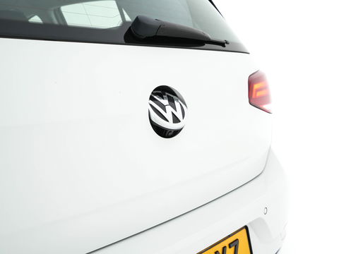 Volkswagen e-Golf (SOH-86%) Aut. *HEAT-PUMP | LUXURY-LEATHER | FULL-LED | NAVI-FULLMAP | CAMERA | HEATED-SPORTSEATS | ECC | CCS-FASTLOADER | PDC | CARPLAY | CRUISE | 16''ALU*