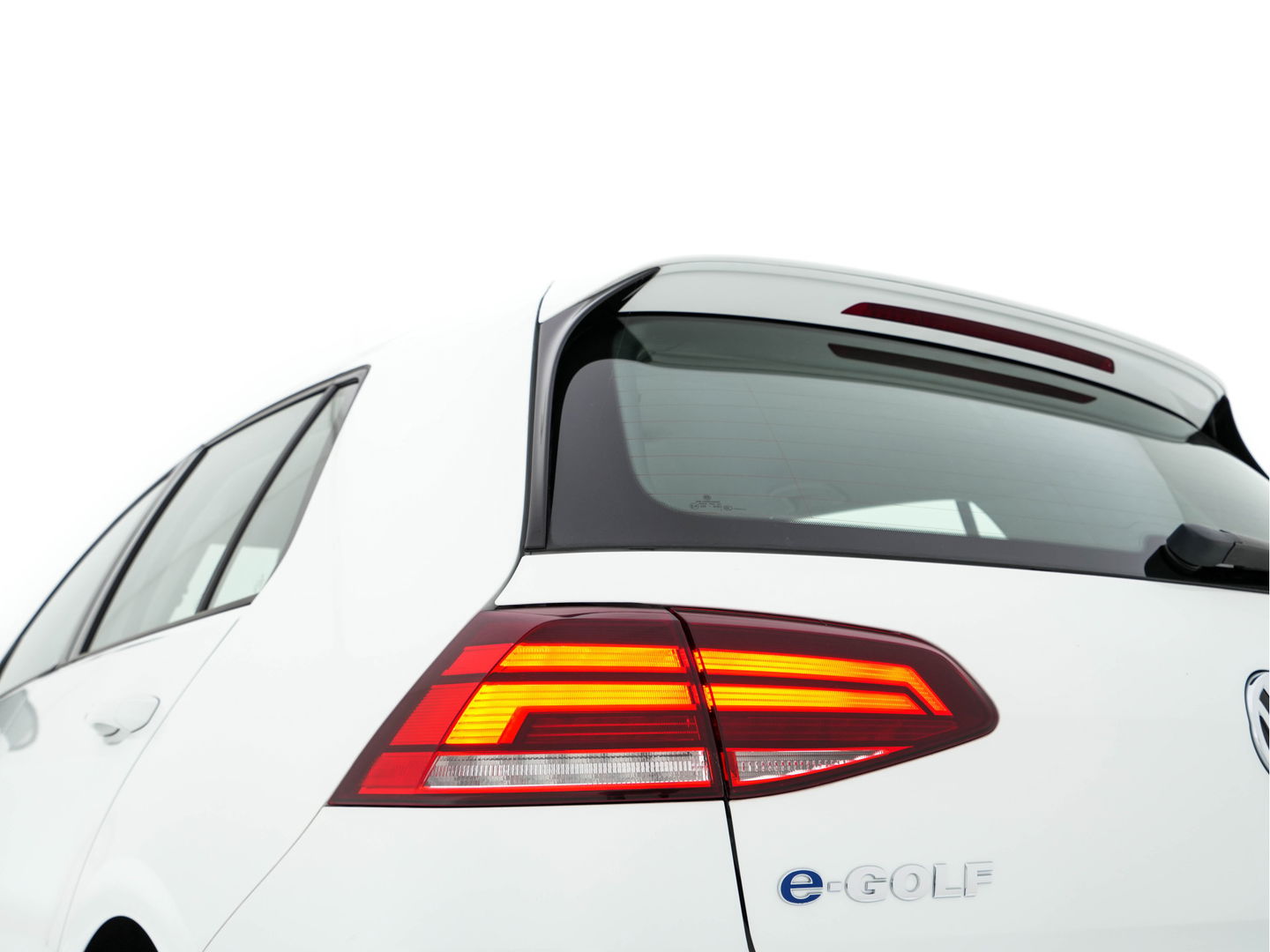 Volkswagen e-Golf (SOH-86%) Aut. *HEAT-PUMP | LUXURY-LEATHER | FULL-LED | NAVI-FULLMAP | CAMERA | HEATED-SPORTSEATS | ECC | CCS-FASTLOADER | PDC | CARPLAY | CRUISE | 16''ALU*
