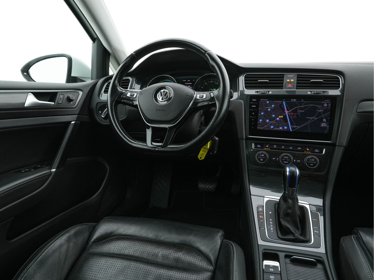 Volkswagen e-Golf (SOH-86%) Aut. *HEAT-PUMP | LUXURY-LEATHER | FULL-LED | NAVI-FULLMAP | CAMERA | HEATED-SPORTSEATS | ECC | CCS-FASTLOADER | PDC | CARPLAY | CRUISE | 16''ALU*
