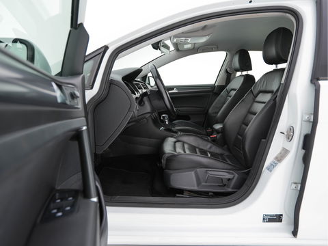 Volkswagen e-Golf (SOH-86%) Aut. *HEAT-PUMP | LUXURY-LEATHER | FULL-LED | NAVI-FULLMAP | CAMERA | HEATED-SPORTSEATS | ECC | CCS-FASTLOADER | PDC | CARPLAY | CRUISE | 16''ALU*
