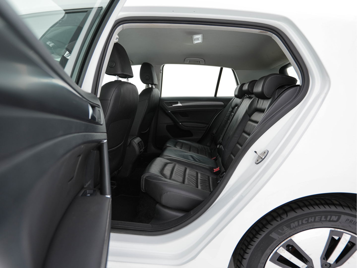 Volkswagen e-Golf (SOH-86%) Aut. *HEAT-PUMP | LUXURY-LEATHER | FULL-LED | NAVI-FULLMAP | CAMERA | HEATED-SPORTSEATS | ECC | CCS-FASTLOADER | PDC | CARPLAY | CRUISE | 16''ALU*