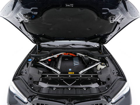 BMW X5 xDrive45e M-Sport High Executive Plug-in (INCL-BTW) *PANO | HEAD-UP | LASER-LIGHT | ADAPTIVE-CRUISE | LUXURY-LEATHER | HARMAN/KARDON | HEATED-SPORTSEATS | DIGI-COCKPIT | KEYLESS | DAB+ | MEMORY-PACK | CAMERA | NAVI-FULLMAP | 20''ALU