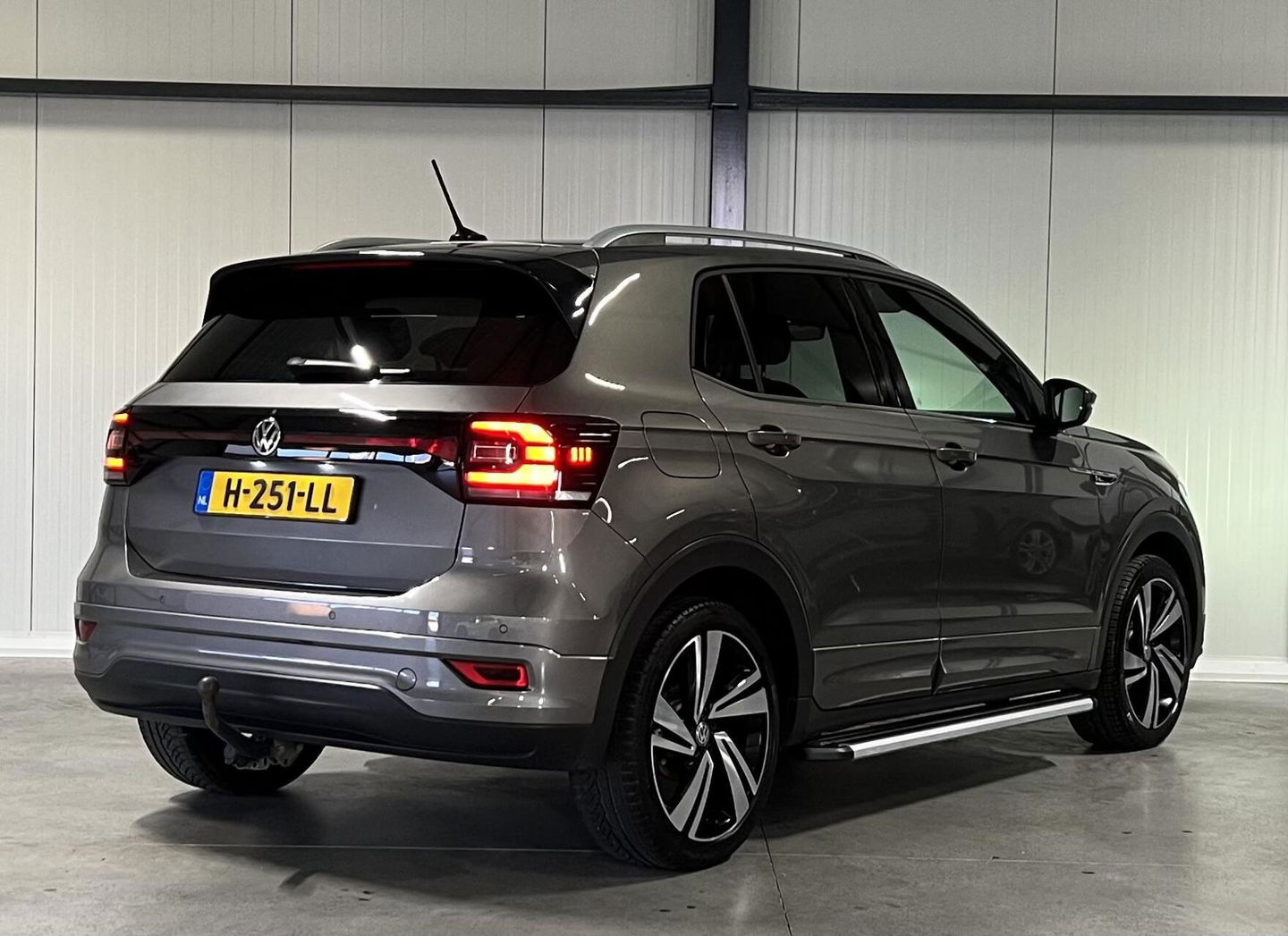 Volkswagen T-Cross 1.0 TSI 116PK DSG R-line Trekhaak Beats