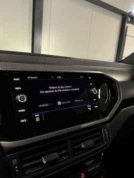 Volkswagen T-Cross 1.0 TSI 116PK DSG R-line Trekhaak Beats