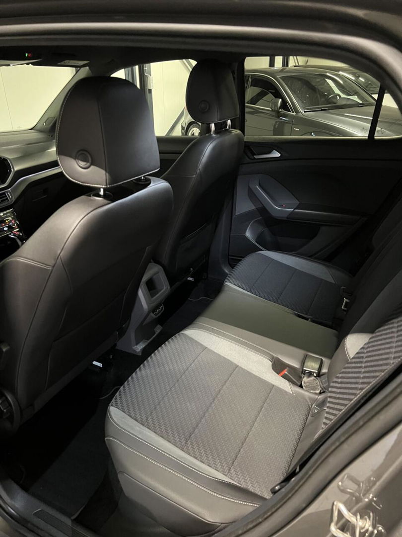 Volkswagen T-Cross 1.0 TSI 116PK DSG R-line Trekhaak Beats
