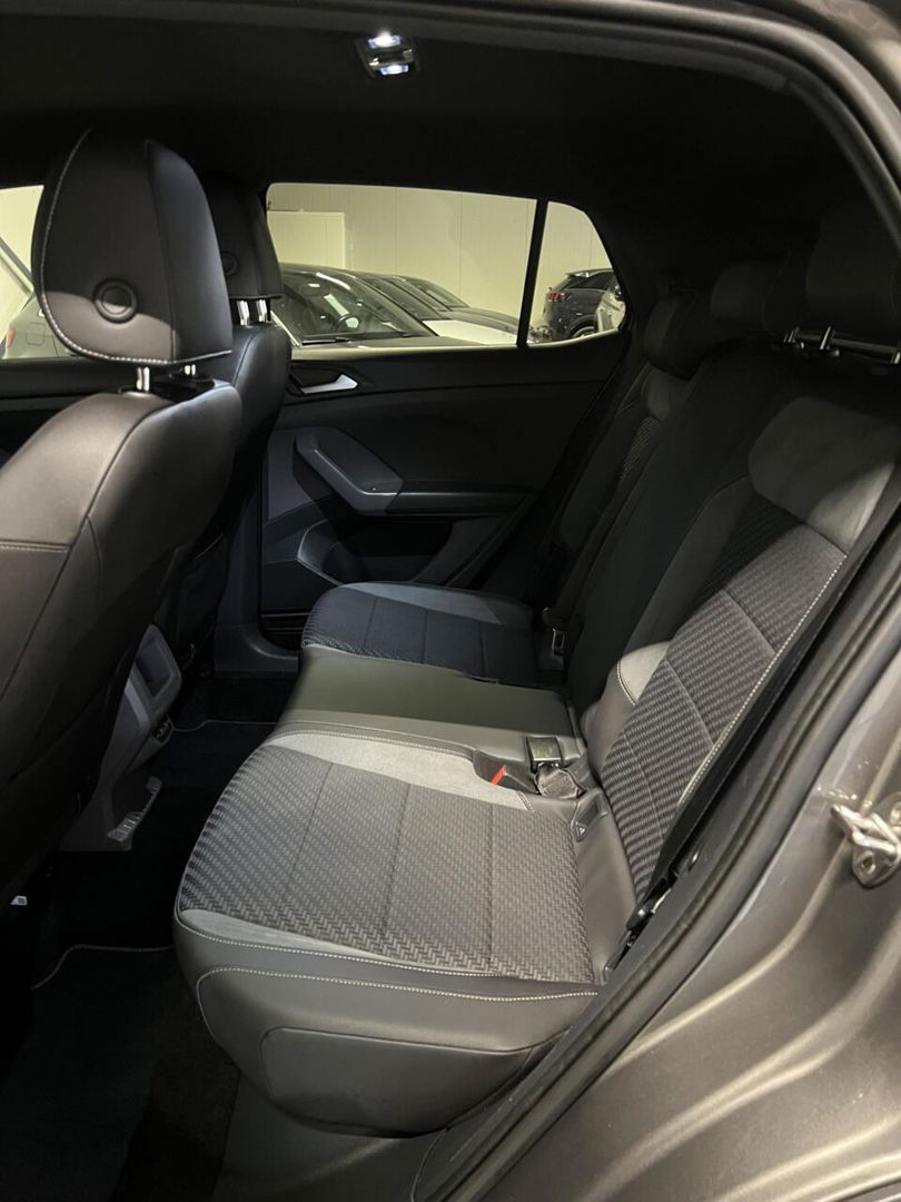 Volkswagen T-Cross 1.0 TSI 116PK DSG R-line Trekhaak Beats