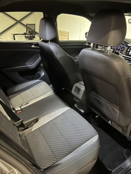 Volkswagen T-Cross 1.0 TSI 116PK DSG R-line Trekhaak Beats