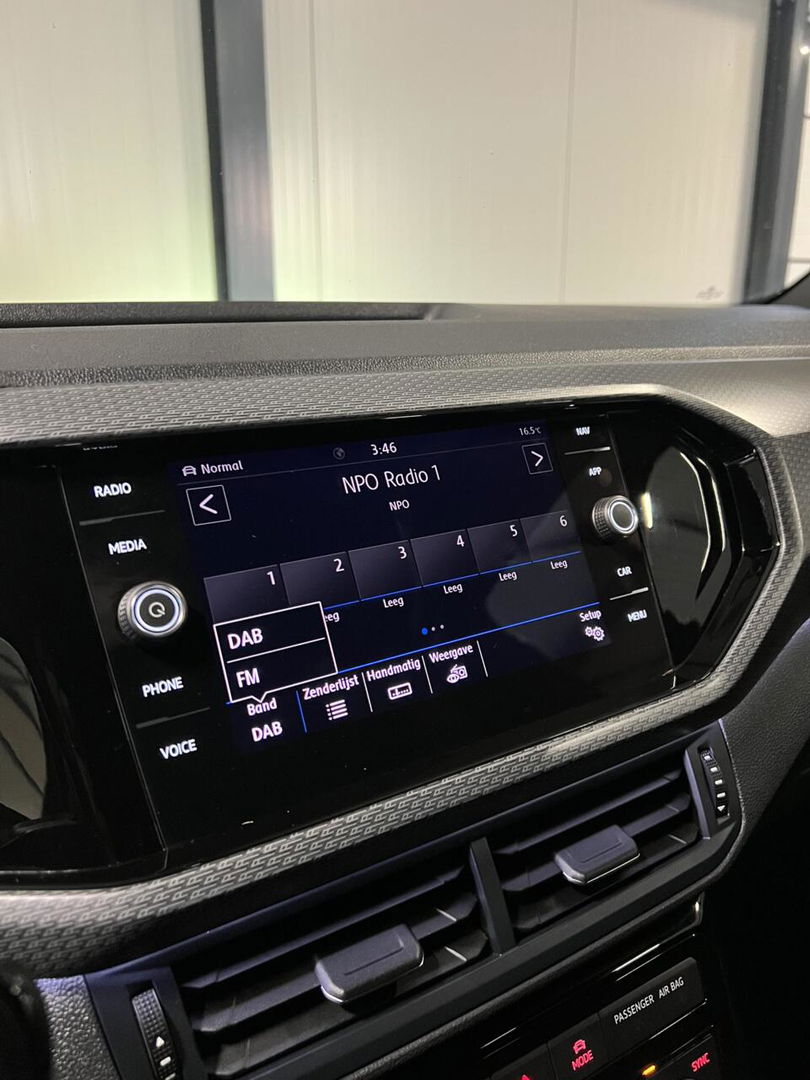 Volkswagen T-Cross 1.0 TSI 116PK DSG R-line Trekhaak Beats