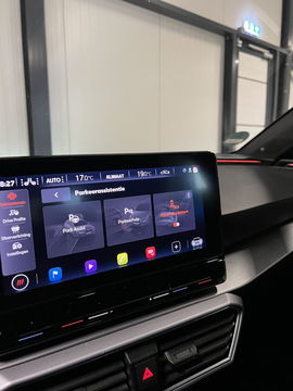 SEAT Leon Sportstourer 1.5 eTSI 150PK Virtual Trekhaak Clima