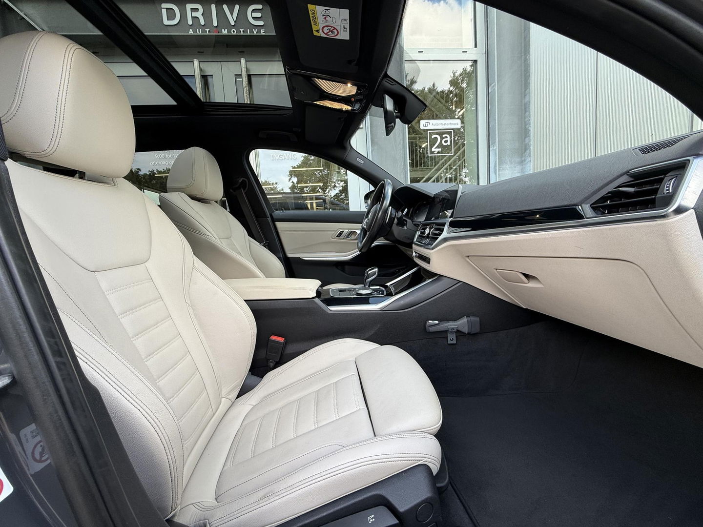 BMW 3 Serie Touring 330e Bus. Ed Plus M-Sport|SOH89%|Pano|Laser|HUD|Leer|Hifi|Trekhaak|Dravit grey