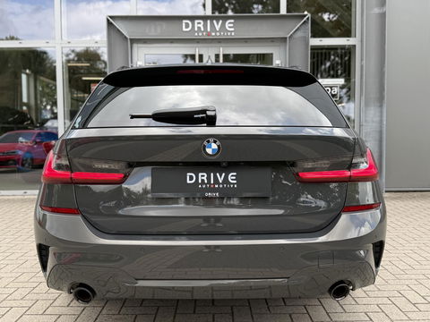 BMW 3 Serie Touring 330e Bus. Ed Plus M-Sport|SOH89%|Pano|Laser|HUD|Leer|Hifi|Trekhaak|Dravit grey