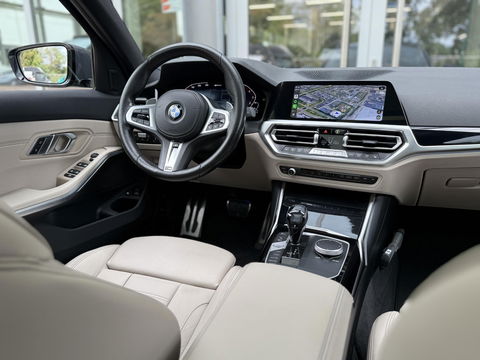 BMW 3 Serie Touring 330e Bus. Ed Plus M-Sport|SOH89%|Pano|Laser|HUD|Leer|Hifi|Trekhaak|Dravit grey