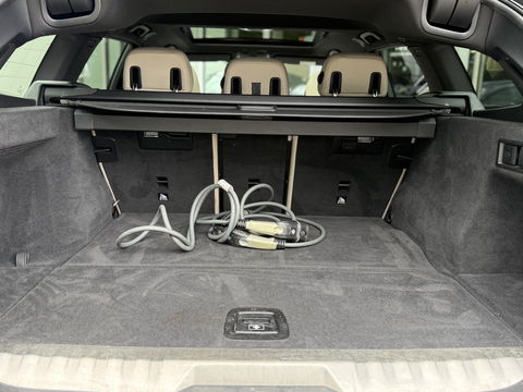 BMW 3 Serie Touring 330e Bus. Ed Plus M-Sport|SOH89%|Pano|Laser|HUD|Leer|Hifi|Trekhaak|Dravit grey