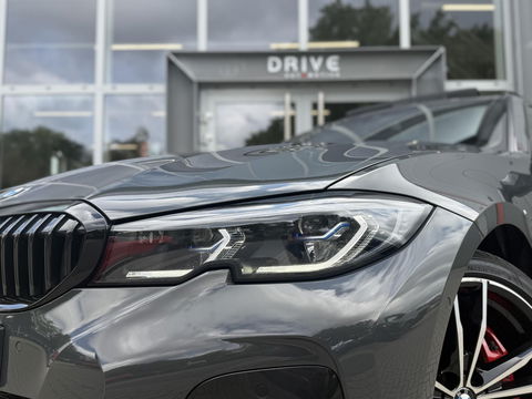 BMW 3 Serie Touring 330e Bus. Ed Plus M-Sport|SOH89%|Pano|Laser|HUD|Leer|Hifi|Trekhaak|Dravit grey