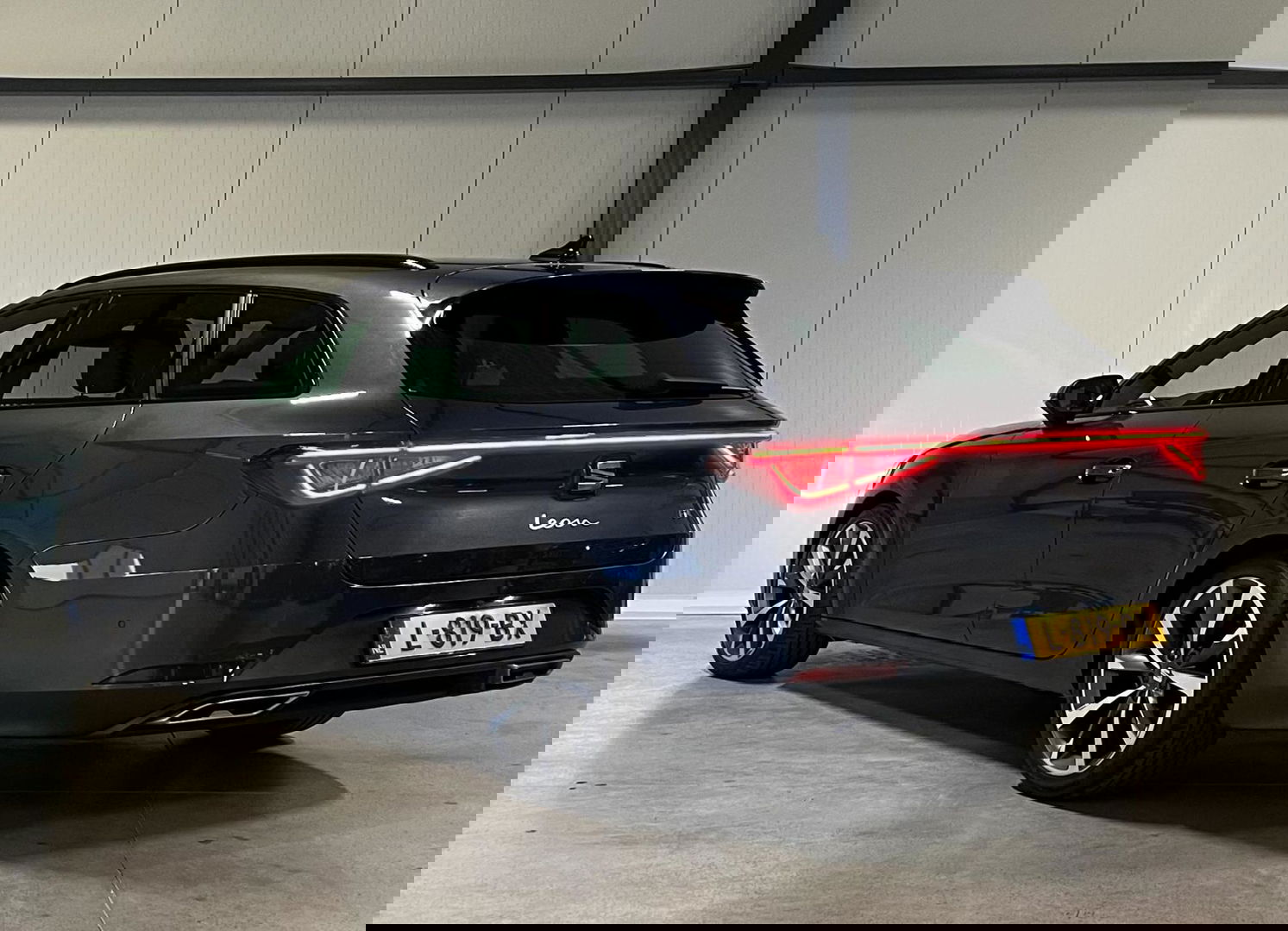 SEAT Leon Sportstourer 1.5 eTSI 150PK Virtual Trekhaak Clima