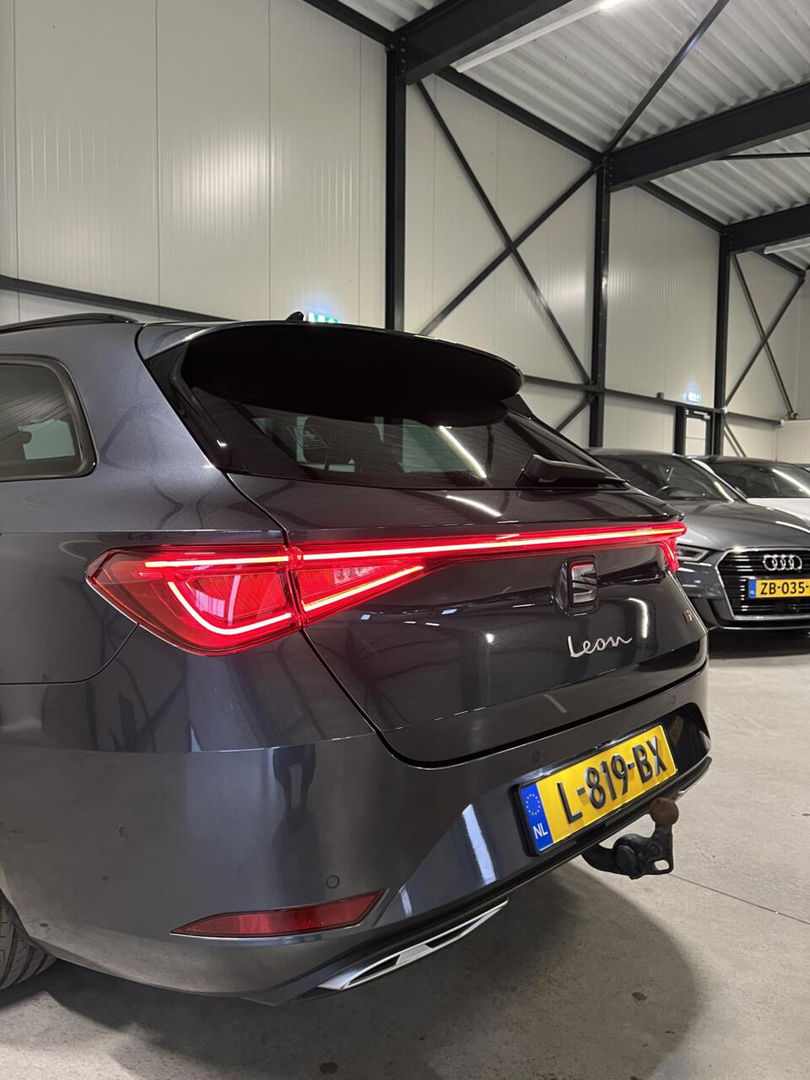 SEAT Leon Sportstourer 1.5 eTSI 150PK Virtual Trekhaak Clima