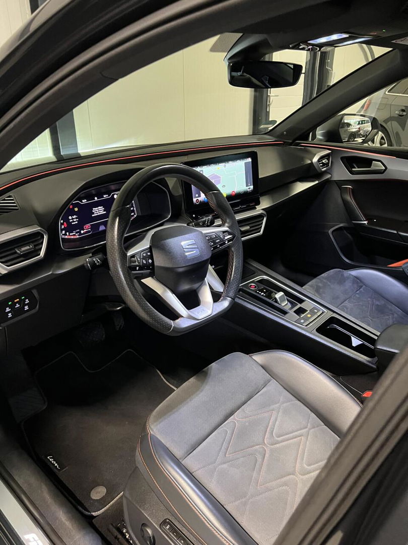 SEAT Leon Sportstourer 1.5 eTSI 150PK Virtual Trekhaak Clima