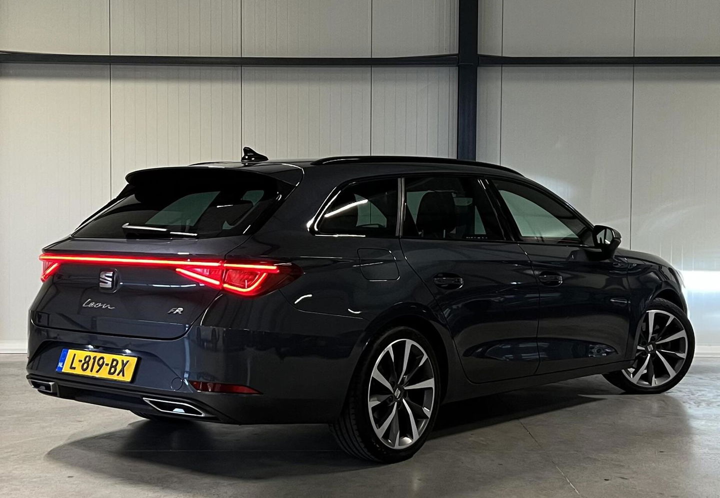 SEAT Leon Sportstourer 1.5 eTSI 150PK Virtual Trekhaak Clima