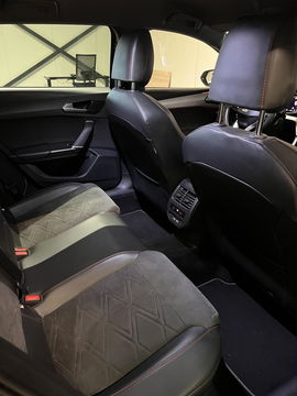 SEAT Leon Sportstourer 1.5 eTSI 150PK Virtual Trekhaak Clima