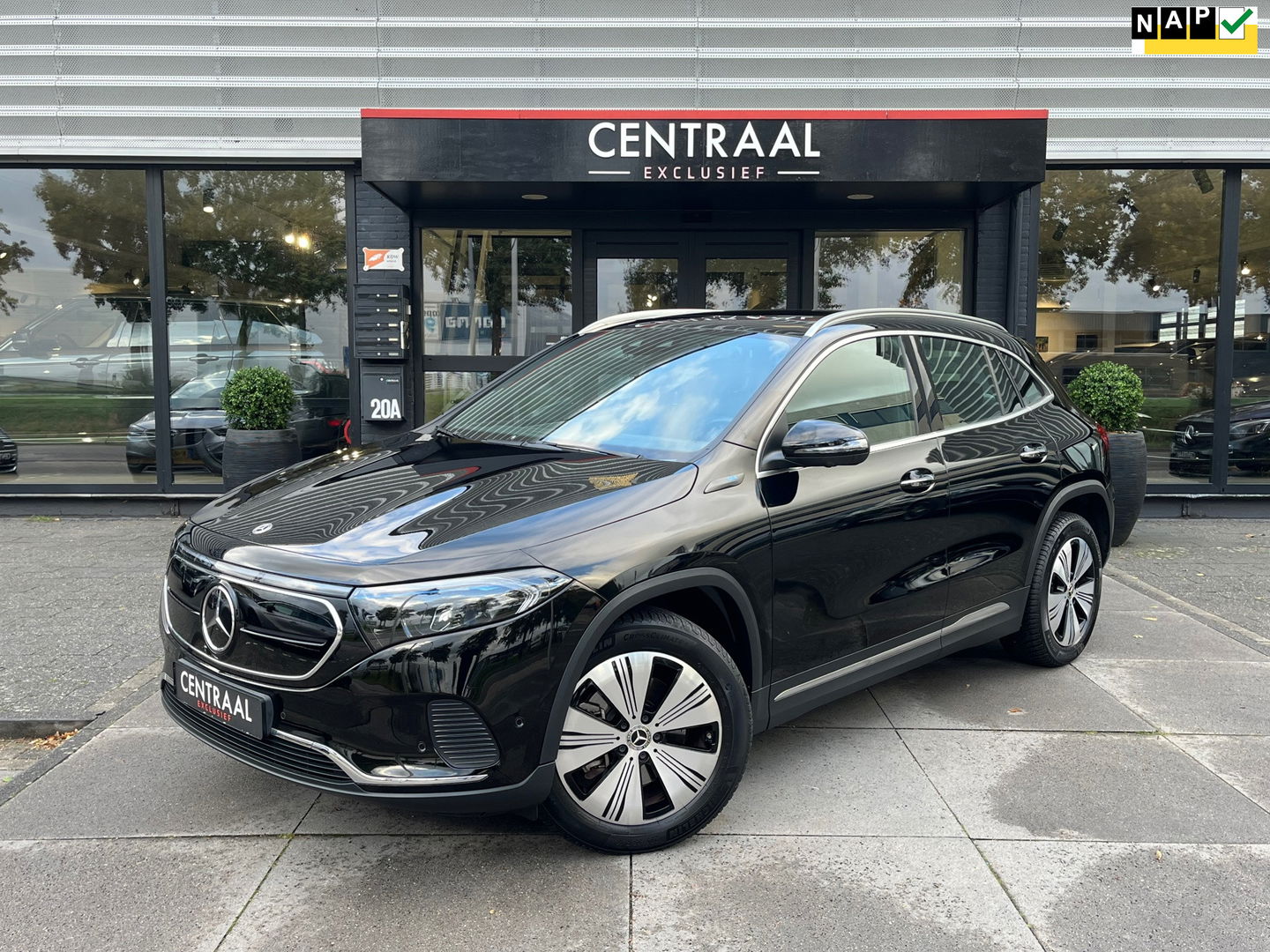 Mercedes-Benz EQA 250 Luxury Line 67 kWh|Pano|Head-Up|Memory|Camera|ACC|Leder|Ambient Light|NL-Auto