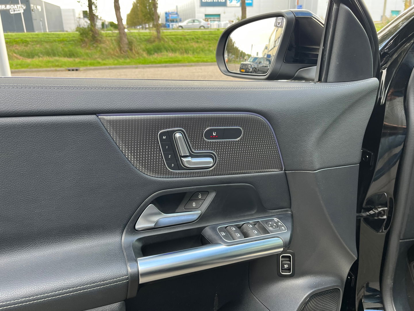 Mercedes-Benz EQA 250 Luxury Line 67 kWh|Pano|Head-Up|Memory|Camera|ACC|Leder|Ambient Light|NL-Auto