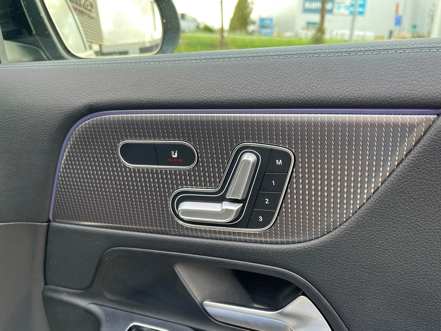 Mercedes-Benz EQA 250 Luxury Line 67 kWh|Pano|Head-Up|Memory|Camera|ACC|Leder|Ambient Light|NL-Auto