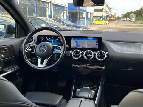 Mercedes-Benz EQA 250 Luxury Line 67 kWh|Pano|Head-Up|Memory|Camera|ACC|Leder|Ambient Light|NL-Auto
