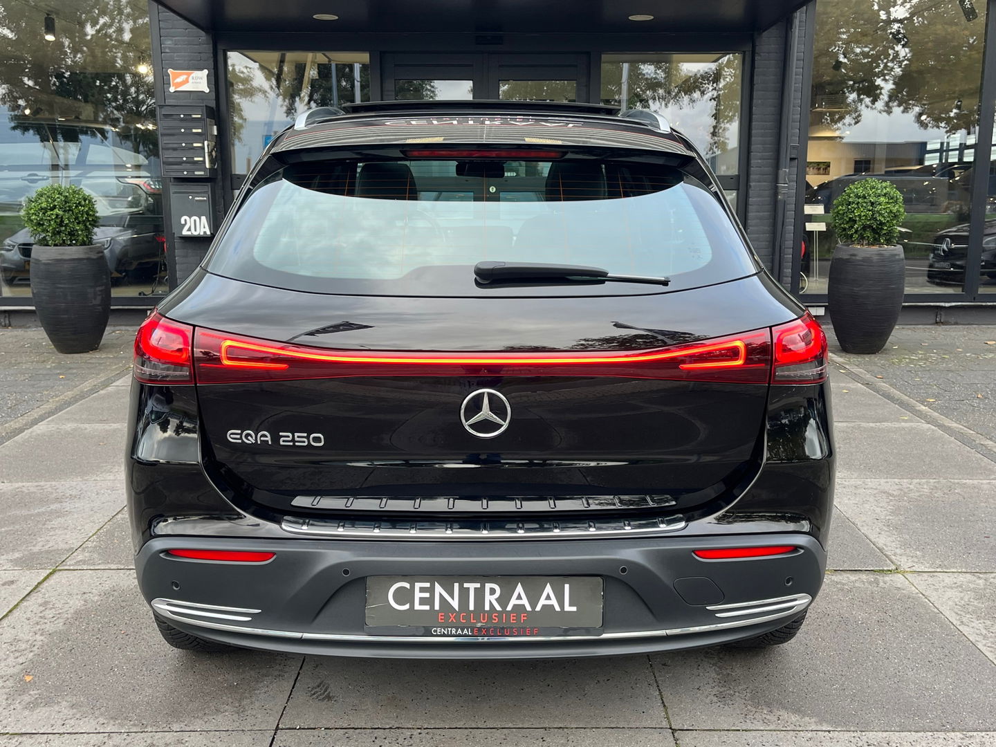 Mercedes-Benz EQA 250 Luxury Line 67 kWh|Pano|Head-Up|Memory|Camera|ACC|Leder|Ambient Light|NL-Auto