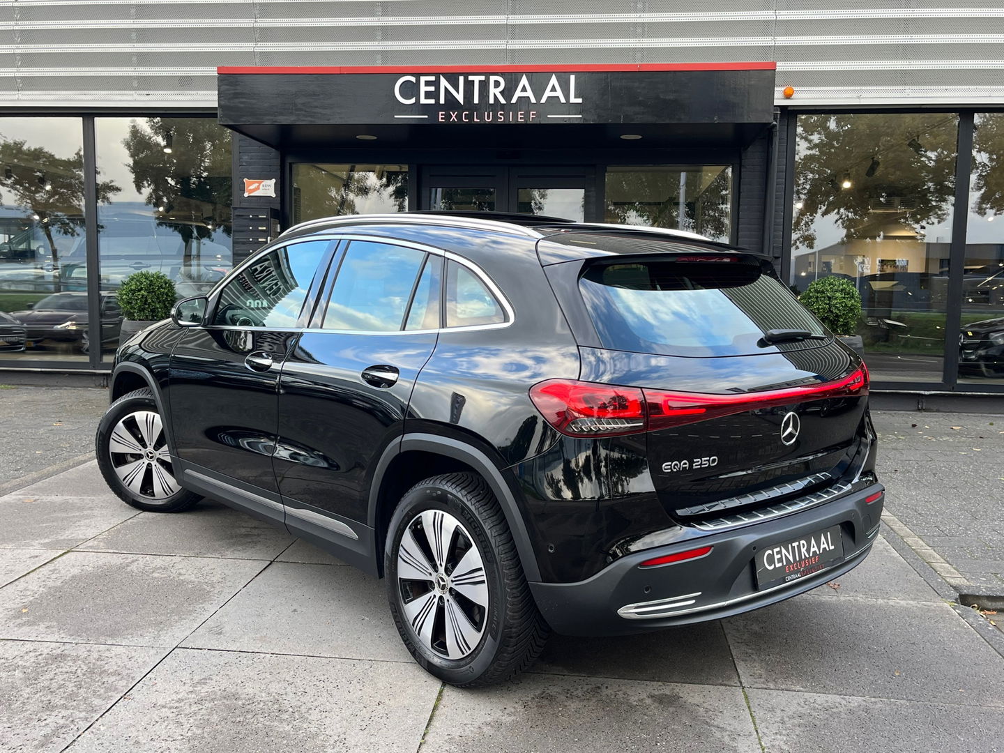 Mercedes-Benz EQA 250 Luxury Line 67 kWh|Pano|Head-Up|Memory|Camera|ACC|Leder|Ambient Light|NL-Auto