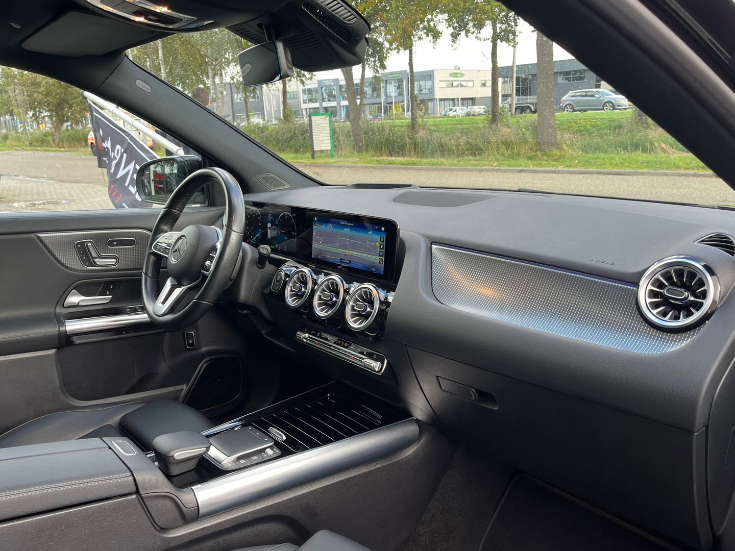 Mercedes-Benz EQA 250 Luxury Line 67 kWh|Pano|Head-Up|Memory|Camera|ACC|Leder|Ambient Light|NL-Auto