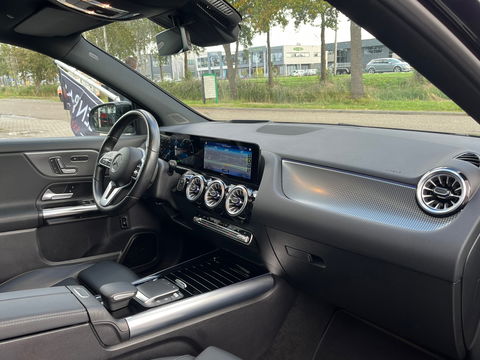 Mercedes-Benz EQA 250 Luxury Line 67 kWh|Pano|Head-Up|Memory|Camera|ACC|Leder|Ambient Light|NL-Auto