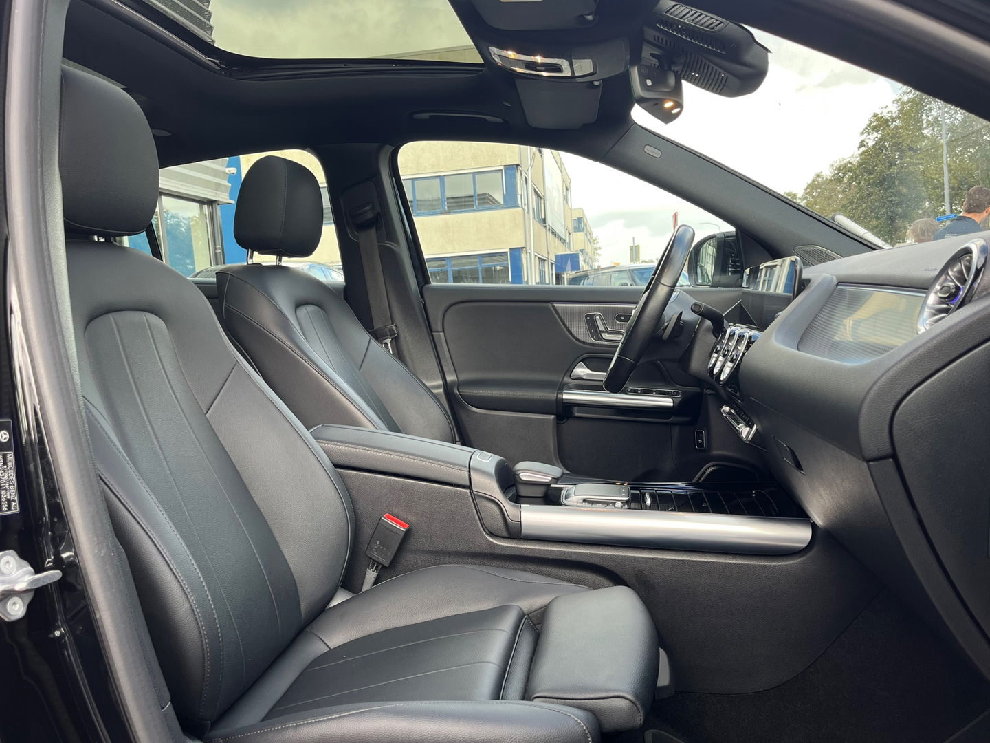 Mercedes-Benz EQA 250 Luxury Line 67 kWh|Pano|Head-Up|Memory|Camera|ACC|Leder|Ambient Light|NL-Auto