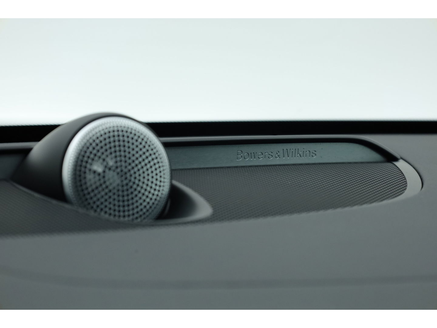 Volvo V60 T8 Recharge Ultra Dark | Bowers & Wilkins | HUD | Pano | Pilot Assist | Massage | Stoelvent.