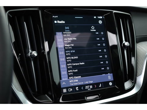 Volvo V60 T8 Recharge Ultra Dark | Bowers & Wilkins | HUD | Pano | Pilot Assist | Massage | Stoelvent.