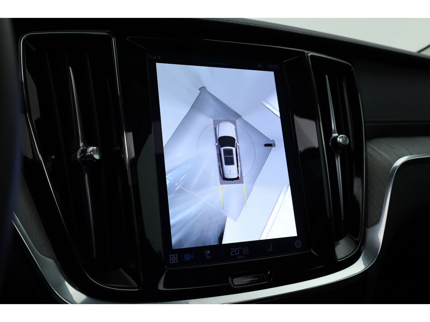 Volvo V60 T8 Recharge Ultra Dark | Bowers & Wilkins | HUD | Pano | Pilot Assist | Massage | Stoelvent.