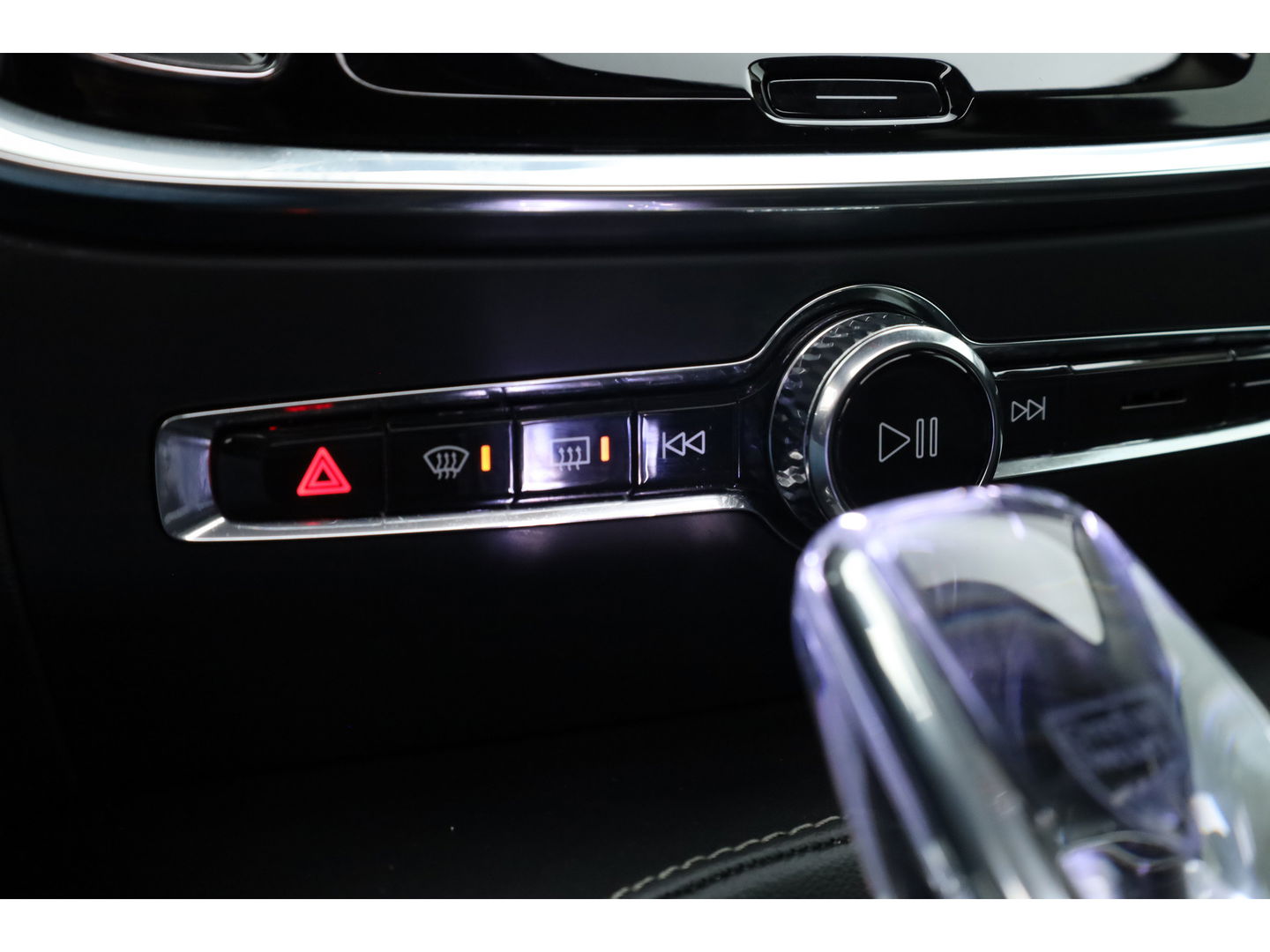 Volvo V60 T8 Recharge Ultra Dark | Bowers & Wilkins | HUD | Pano | Pilot Assist | Massage | Stoelvent.