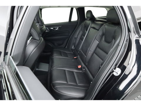 Volvo V60 T8 Recharge Ultra Dark | Bowers & Wilkins | HUD | Pano | Pilot Assist | Massage | Stoelvent.