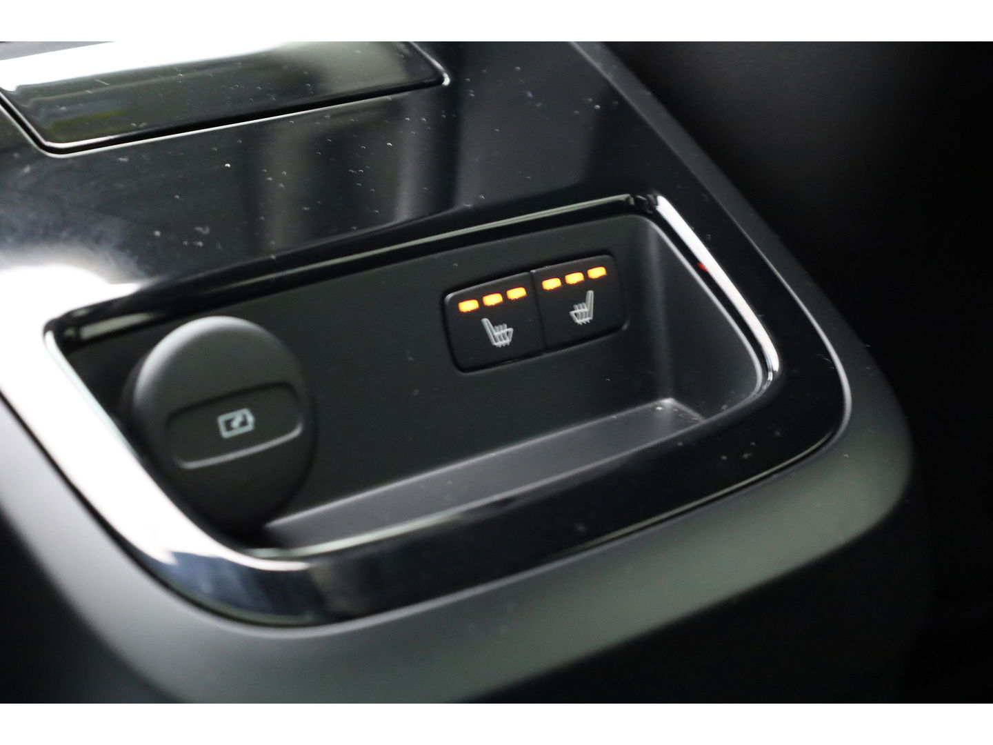 Volvo V60 T8 Recharge Ultra Dark | Bowers & Wilkins | HUD | Pano | Pilot Assist | Massage | Stoelvent.
