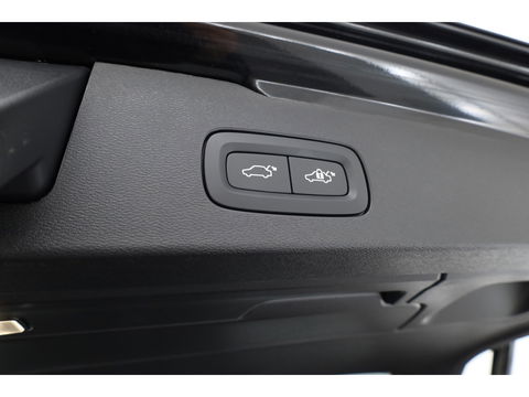 Volvo V60 T8 Recharge Ultra Dark | Bowers & Wilkins | HUD | Pano | Pilot Assist | Massage | Stoelvent.