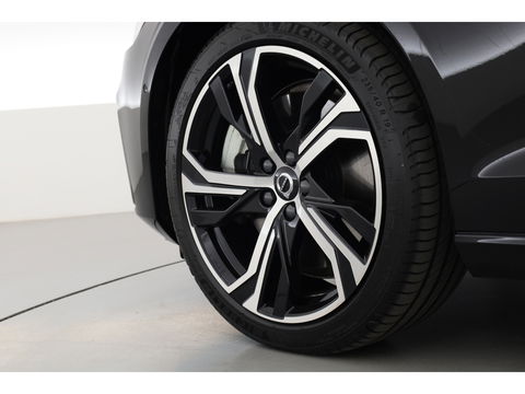 Volvo V60 T8 Recharge Ultra Dark | Bowers & Wilkins | HUD | Pano | Pilot Assist | Massage | Stoelvent.