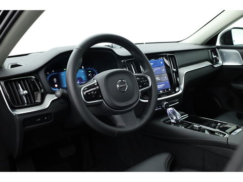 Volvo V60 T8 Recharge Ultra Dark | Bowers & Wilkins | HUD | Pano | Pilot Assist | Massage | Stoelvent.
