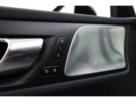 Volvo V60 T8 Recharge Ultra Dark | Bowers & Wilkins | HUD | Pano | Pilot Assist | Massage | Stoelvent.