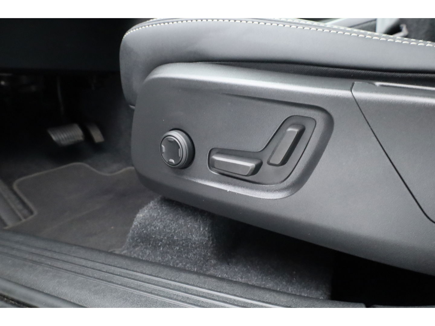 Volvo XC40 2.0 B3 Core | 360cam | Adapt. Cruise | CarPlay | Stoel-Stuurverw. | Elek. Stoelen