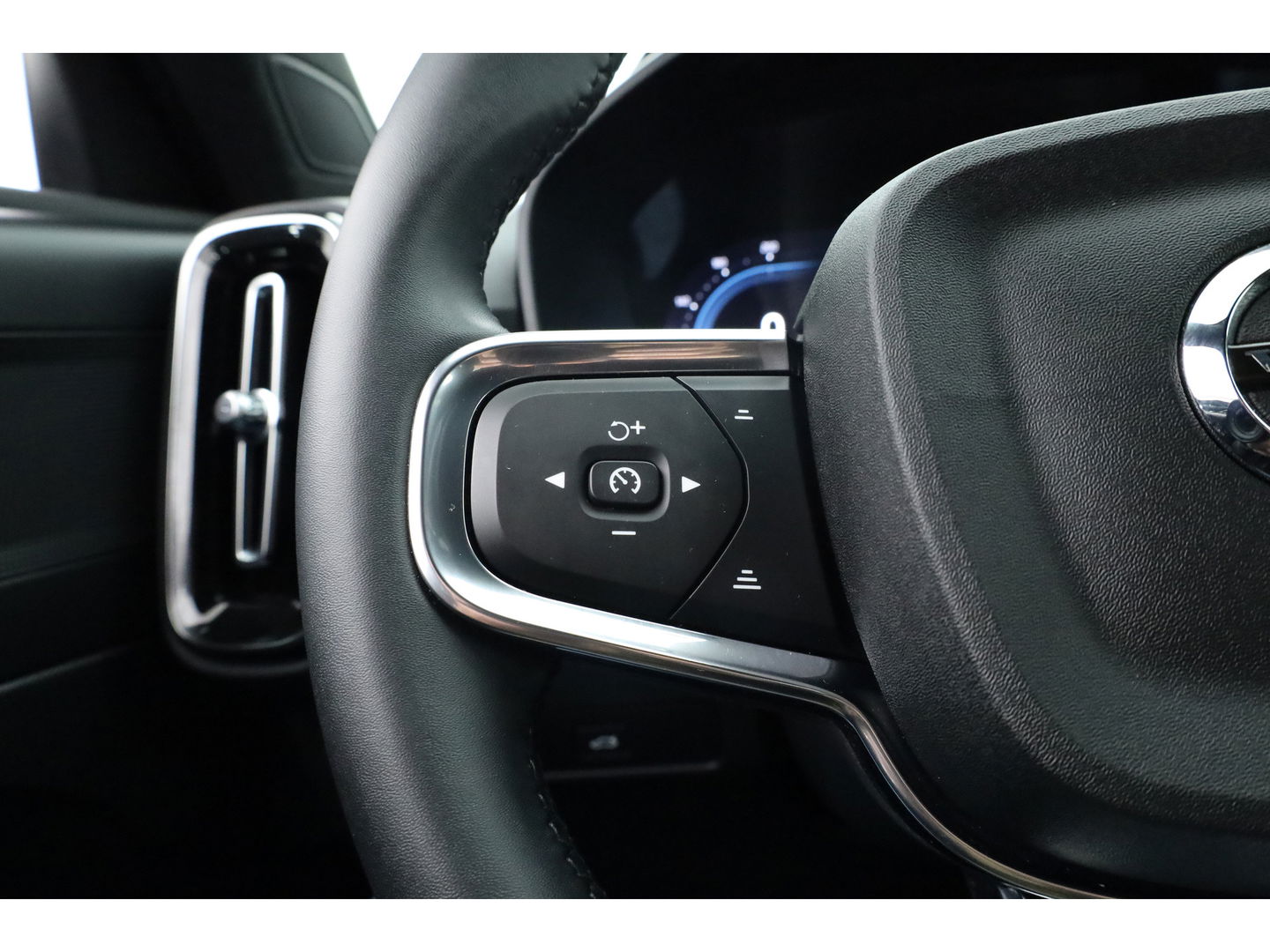 Volvo XC40 2.0 B3 Core | 360cam | Adapt. Cruise | CarPlay | Stoel-Stuurverw. | Elek. Stoelen