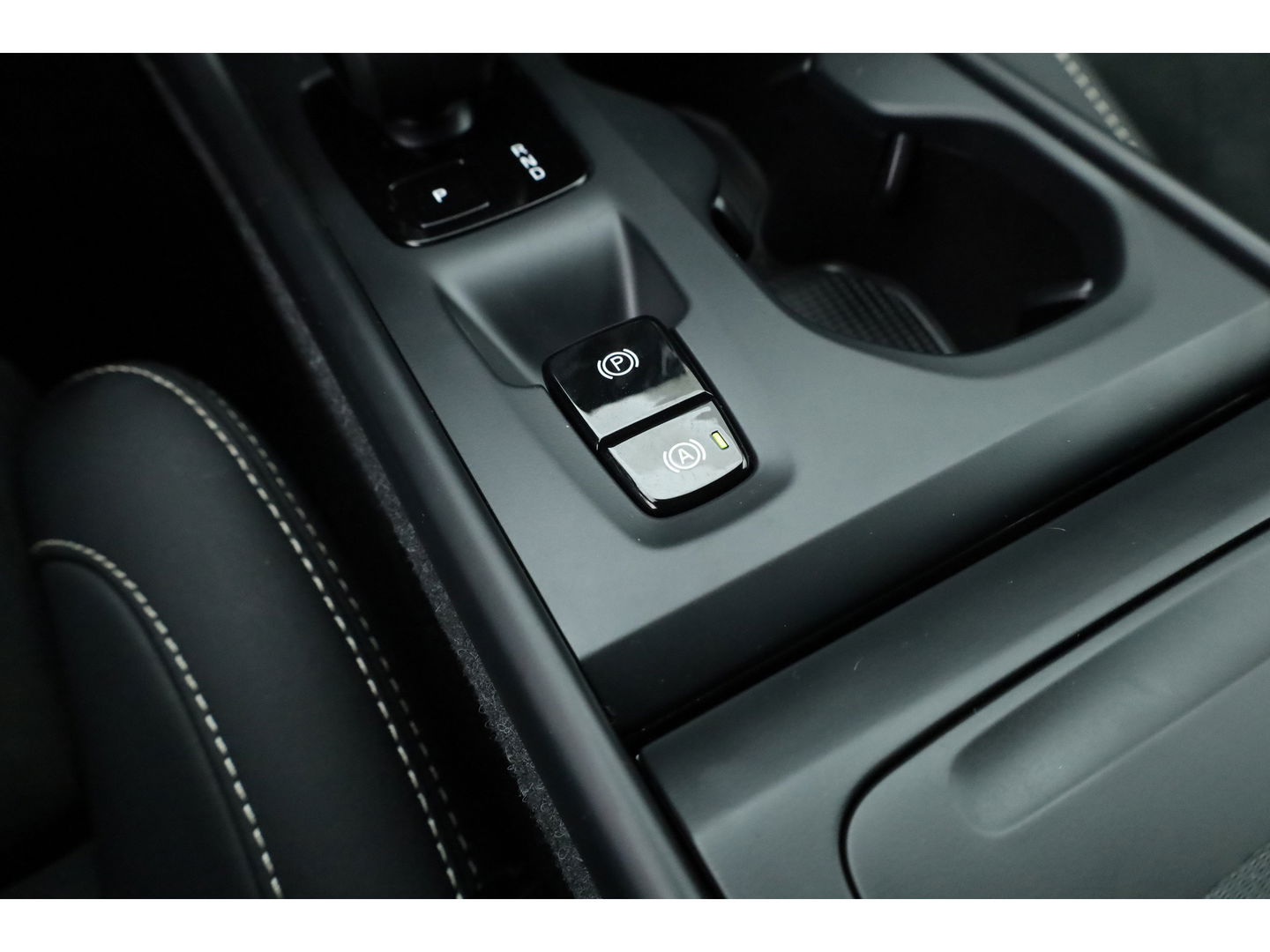 Volvo XC40 2.0 B3 Core | 360cam | Adapt. Cruise | CarPlay | Stoel-Stuurverw. | Elek. Stoelen