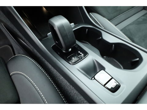 Volvo XC40 2.0 B3 Core | 360cam | Adapt. Cruise | CarPlay | Stoel-Stuurverw. | Elek. Stoelen