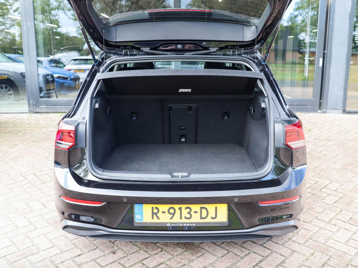 Volkswagen Golf 1.0 TSI Life Business 110PK