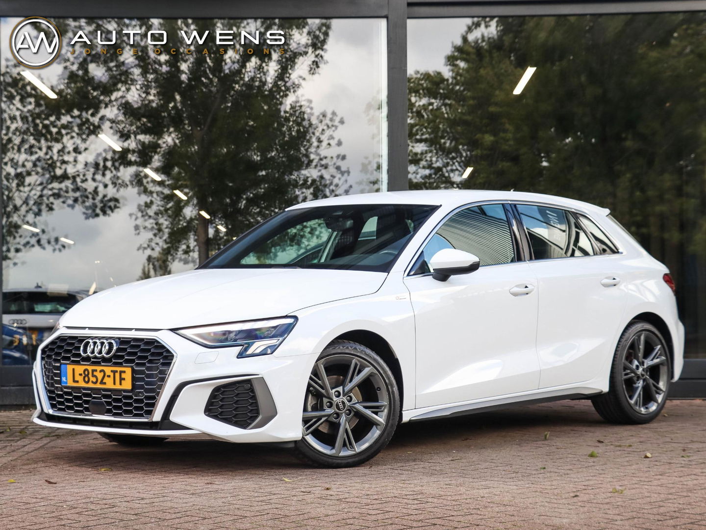 Audi A3 Sportback 30 TFSI S edition Automaat | 2x S Line | Matrix LED