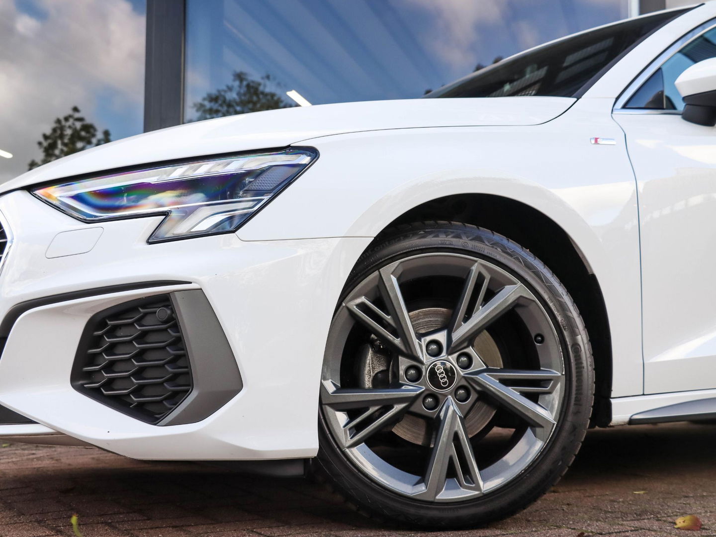 Audi A3 Sportback 30 TFSI S edition Automaat | 2x S Line | Matrix LED