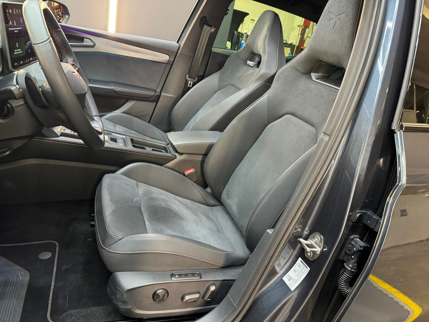 CUPRA Leon 1.5 TSI e-Hybrid VZ Extreme Pano|Sfeer|Key|Memory